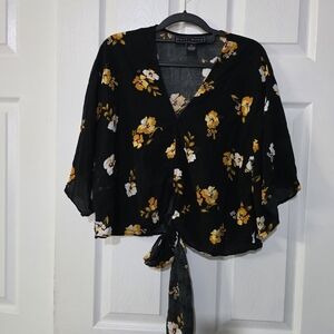 Polly & Esther Black Gold 3/4 Sleeve Tie Front Blouse Size M